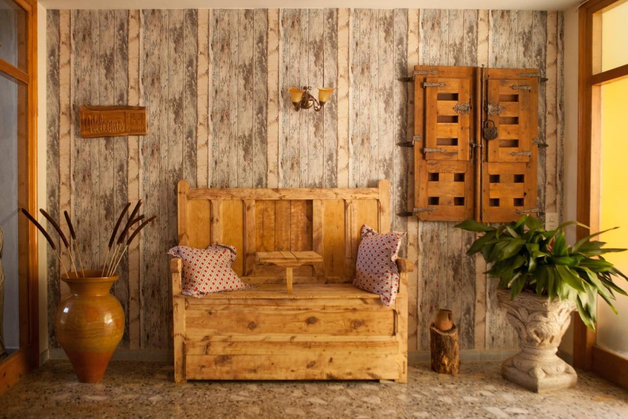 Apartamentos Rurales La Posada De Donato Nuevalos Luaran gambar