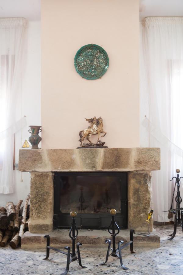 Apartamentos Rurales La Posada De Donato Nuevalos Luaran gambar