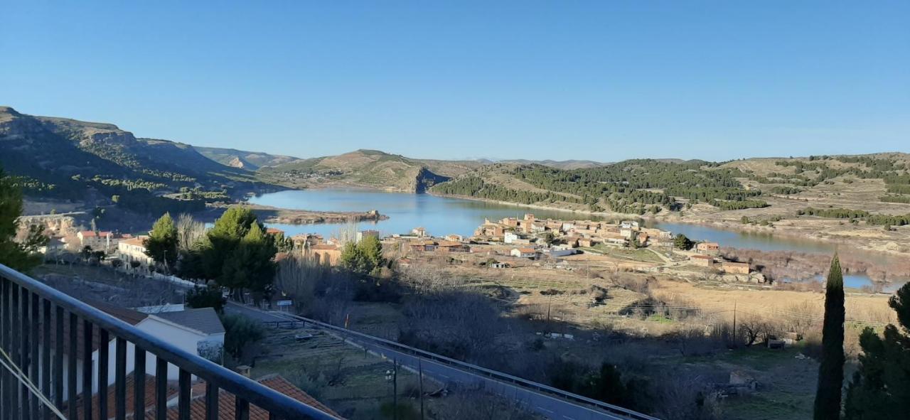 Apartamentos Rurales La Posada De Donato Nuevalos Luaran gambar