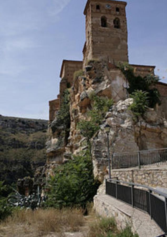 Apartamentos Rurales La Posada De Donato Nuevalos Luaran gambar